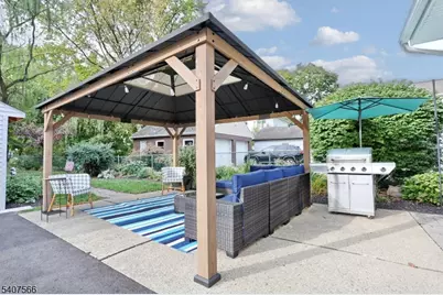 112 Diamond Bridge Ave, Hawthorne, NJ 07506 - Photo 17