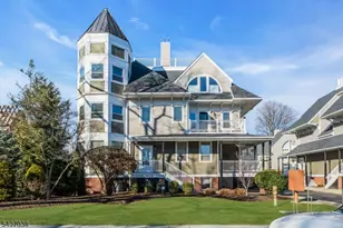 22 Franklin Pl, Morristown, NJ 07960 - Photo 1