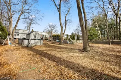 128 E Roselle Avenue, Roselle Park, NJ 07204 - Photo 33