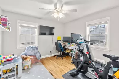 128 E Roselle Avenue, Roselle Park, NJ 07204 - Photo 15