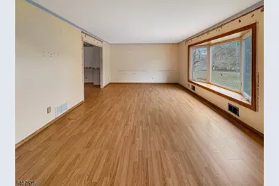 4 Hadlar Dr, Clinton Township, NJ 08833 - Photo 5