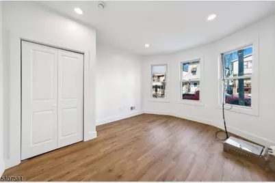 275 Claremont Ave, Jersey City, NJ 07305 - Photo 21