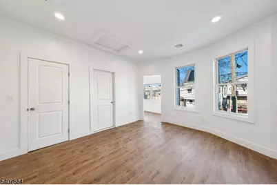 275 Claremont Ave, Jersey City, NJ 07305 - Photo 15