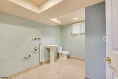 16 Peake Rd, Edison Twp., NJ 08837 - Photo 31