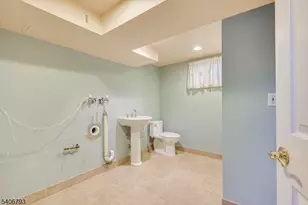 16 Peake Rd, Edison Twp., NJ 08837 - Photo 31