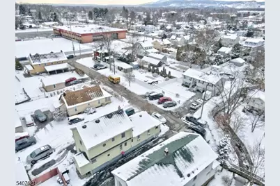 2 Lambert St #1, Pompton Lakes, NJ 07442 - Photo 3