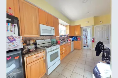 15 E Price St, Linden, NJ 07036 - Photo 21