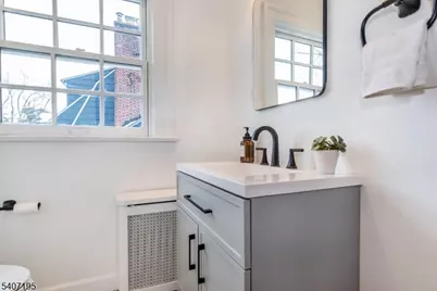 25 Melrose Pl, Montclair, NJ 07042 - Photo 31