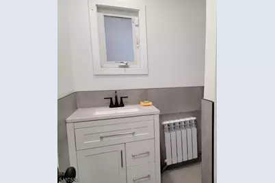 24 E Price St, Linden, NJ 07036 - Photo 3
