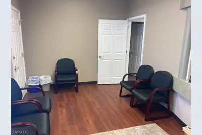 35 Clyde Rd, Franklin Township, NJ 08873 - Photo 3