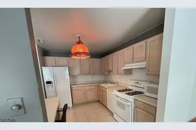 35 Chanda Ct, Clifton, NJ 07012 - Photo 7