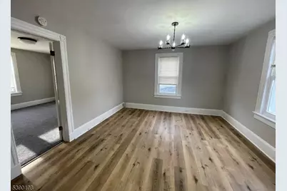 15 Washburn Pl, 2nd Floor, Caldwell, NJ 07006 - Photo 9