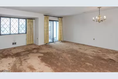 136 Wildflower Ln, Hillsborough Township, NJ 08844 - Photo 5