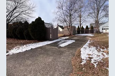 121 Woodbridge Ave, Woodbridge Township, NJ 07077 - Photo 5