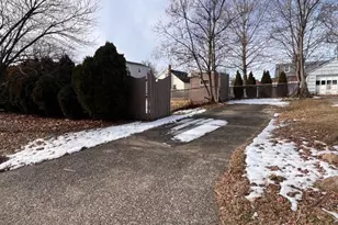 121 Woodbridge Ave, Woodbridge Township, NJ 07077 - Photo 5