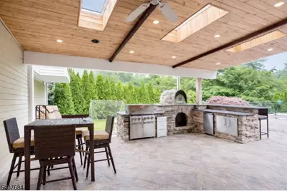 61 Carlisle Rd, Wayne Twp., NJ 07470 - Photo 3