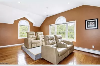 61 Carlisle Rd, Wayne Twp., NJ 07470 - Photo 9