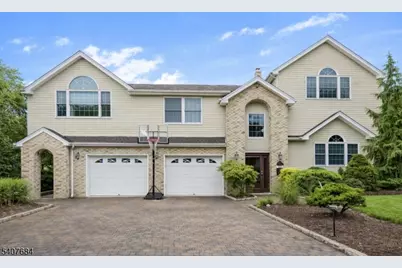 61 Carlisle Rd, Wayne Twp., NJ 07470 - Photo 1