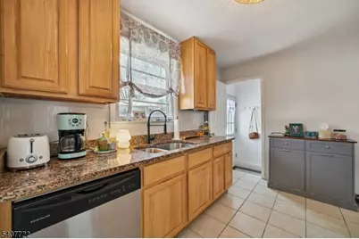 49 New York Ave, Jefferson Township, NJ 07849 - Photo 7