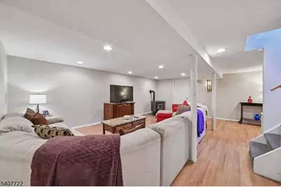 49 New York Ave, Jefferson Township, NJ 07849 - Photo 15