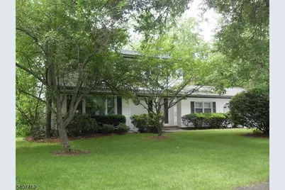 5 Twin Oaks Rd, Parsippany, NJ 07054 - Photo 1