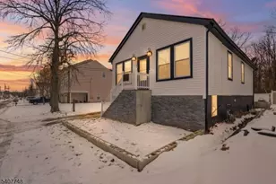 34 Koolidge Ct, Franklin Township, NJ 08873 - Photo 1