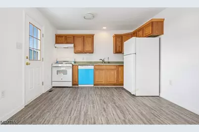 589 Tremont Ave #BCD, Orange, NJ 07050 - Photo 5