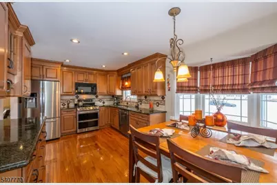 3 Birchwood Dr, Vernon Twp., NJ 07460 - Photo 9