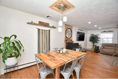 27 Grandview Ave, Jefferson Township, NJ 07460 - Photo 3