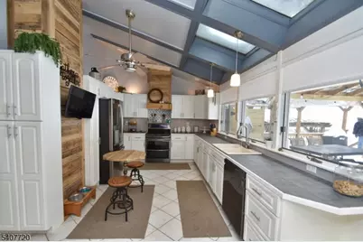 27 Grandview Ave, Jefferson Township, NJ 07460 - Photo 7