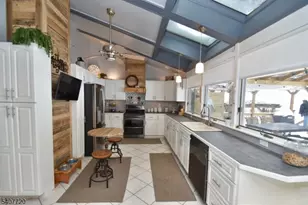 27 Grandview Ave, Jefferson Township, NJ 07460 - Photo 7