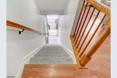 42 Krueger Ct, Newark, NJ 07103 - Photo 3