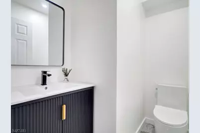 42 Krueger Ct, Newark, NJ 07103 - Photo 13