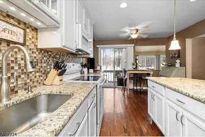 52 Manor Sq, Sparta Township, NJ 07871 - Photo 15