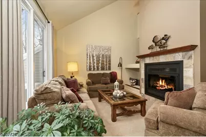 52 Manor Sq, Sparta Township, NJ 07871 - Photo 9