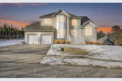 4 Bellows Ln, Montville Township, NJ 07082 - Photo 1