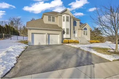 4 Bellows Ln, Montville Township, NJ 07082 - Photo 3