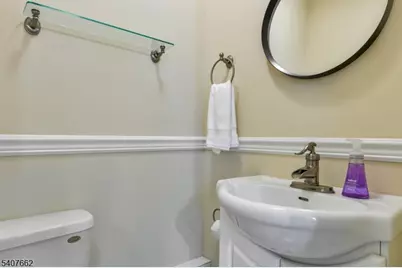 32 Washburn Pl #1, Caldwell, NJ 07006 - Photo 9