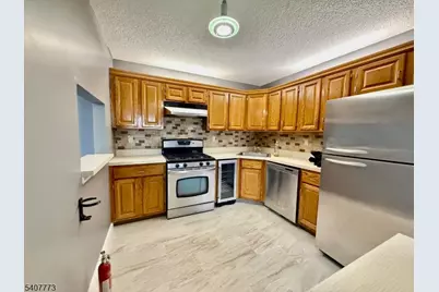 31 Voscek, Lawrence Township, NJ 08648 - Photo 3