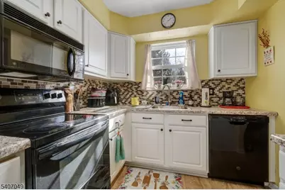 8 Lee Ct, Lebanon, NJ 08833 - Photo 11