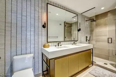 2 Shore Ln, Jersey City, NJ 07310 - Photo 29