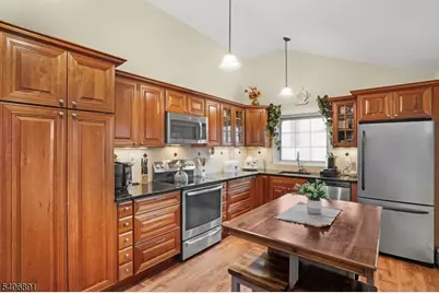 140 Eyland Ave, Roxbury Township, NJ 07876 - Photo 17