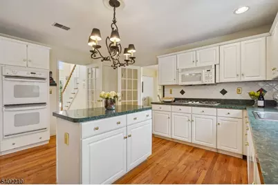 1138 William V Young Dr, Rahway, NJ 07065 - Photo 13