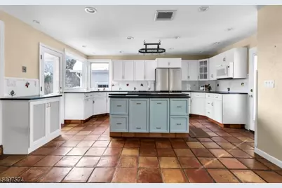 310 Morris Ave, Mountain Lakes, NJ 07046 - Photo 15