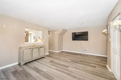 18 Bristol Ct, Lincoln Park, NJ 07035 - Photo 5