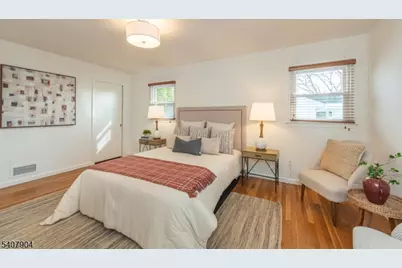 33 Tuers Pl, Montclair, NJ 07043 - Photo 21