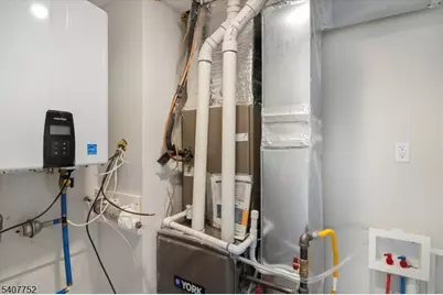 579 S 12th St Unit 2 #3, Newark, NJ 07103 - Photo 15