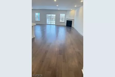 8 Eastwood Ter, East Hanover Township, NJ 07928 - Photo 3