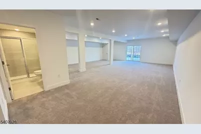 8 Eastwood Ter, East Hanover Township, NJ 07928 - Photo 15