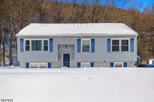 31 Meadow Ln, Vernon, NJ 07462 - Photo 1